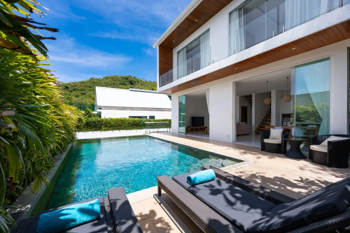 Two-level garden villa and private swimming pool in Lamai