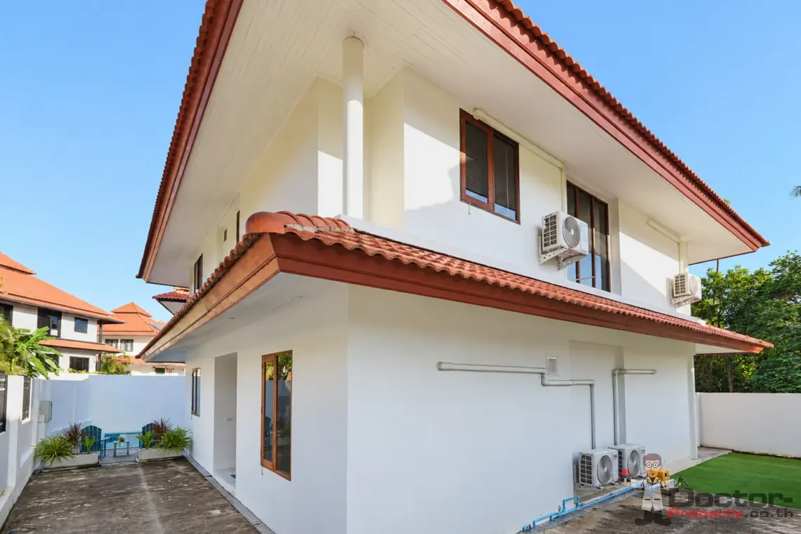 Exterior corner at the 4 bedroom pool villa in Plai Laem, Koh Samui