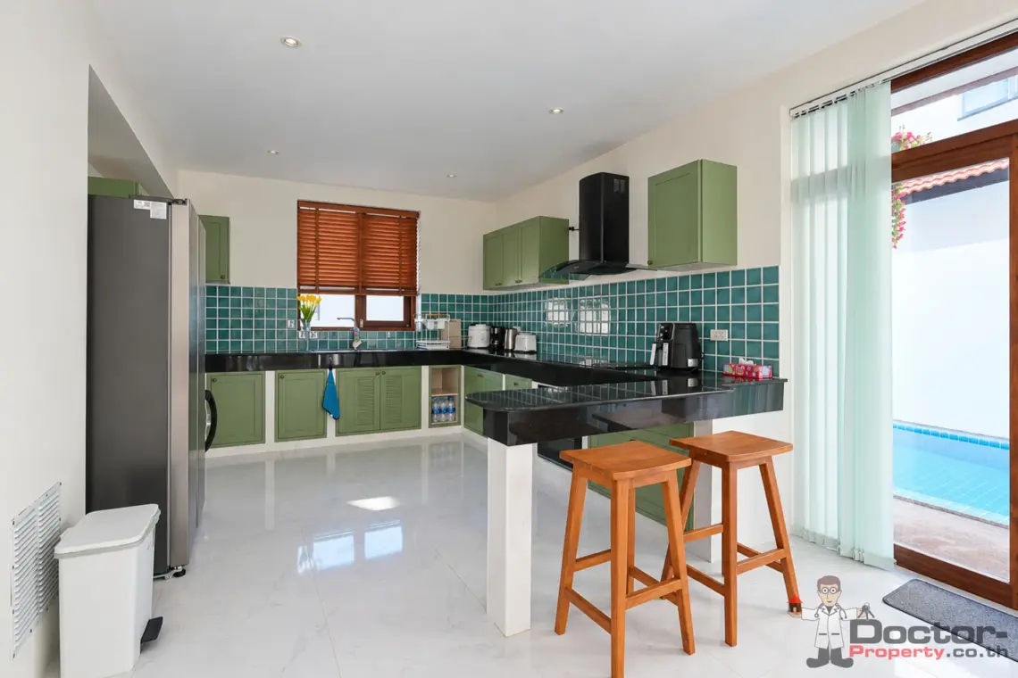 Kitchen and breakfast bar at the 4 bedroom pool villa in Plai Laem, Koh Samui
