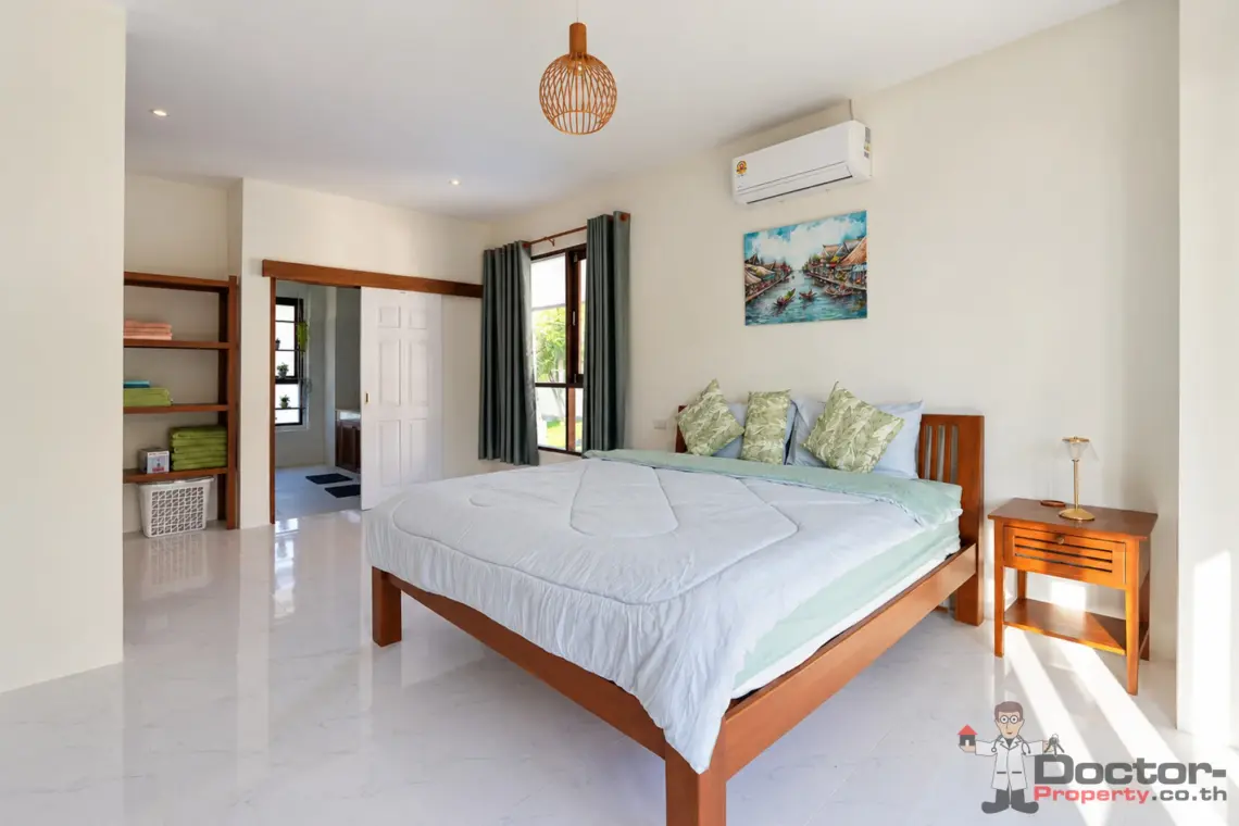 Bedroom reverse angle at the 4 bedroom pool villa in Plai Laem, Koh Samui