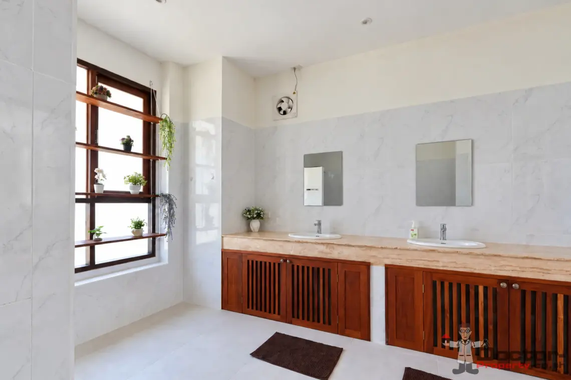 Double vanity and window at the 4 bedroom pool villa in Plai Laem, Koh Samui