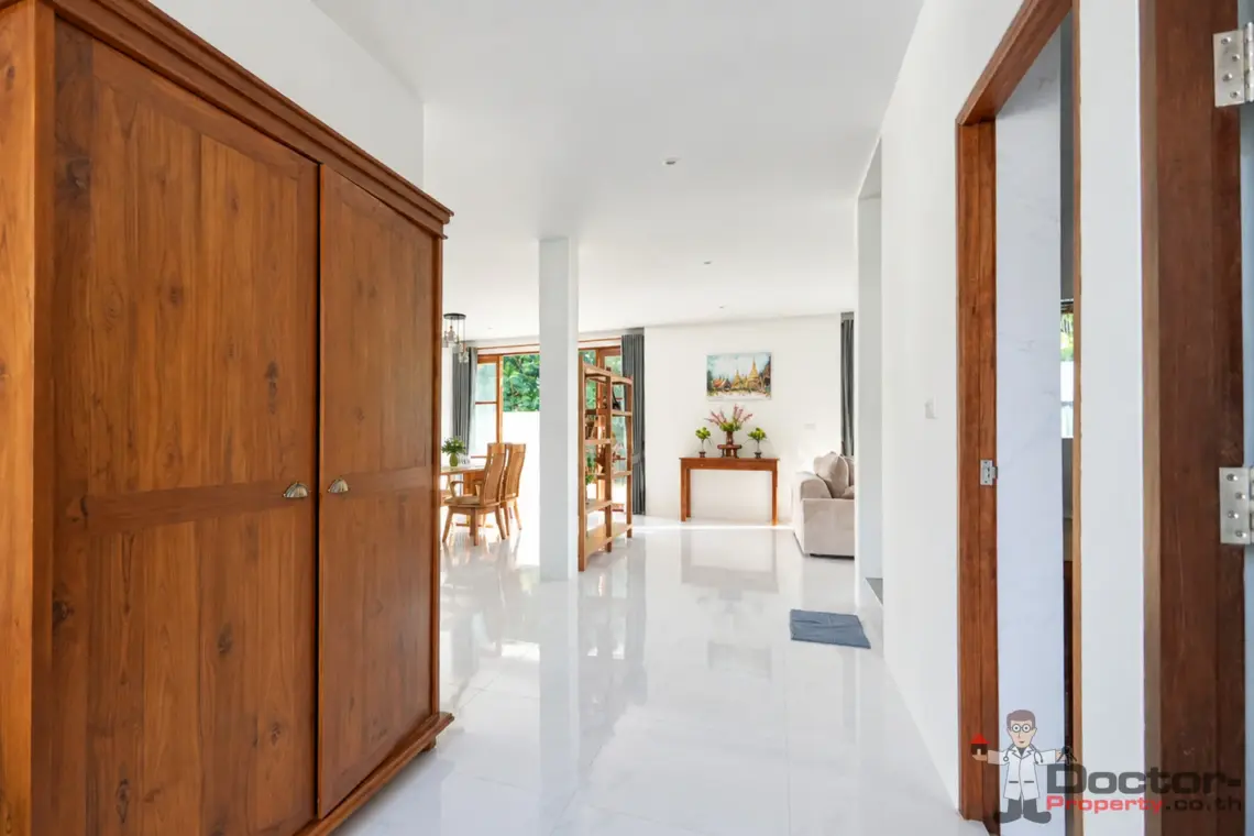 Hallway towards living area at the 4 bedroom pool villa in Plai Laem, Koh Samui