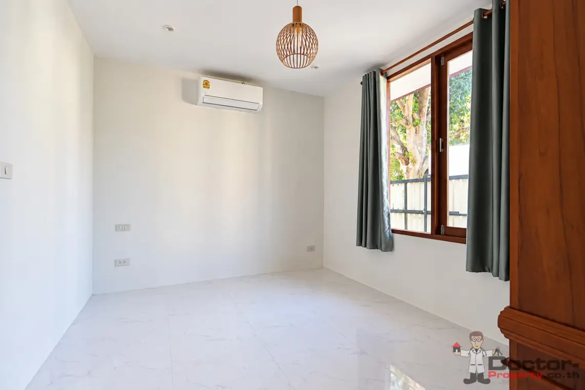 Downstairs bedroom at the 4 bedroom pool villa in Plai Laem, Koh Samui