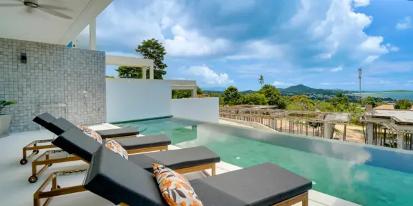 Covered terrace beside the pool