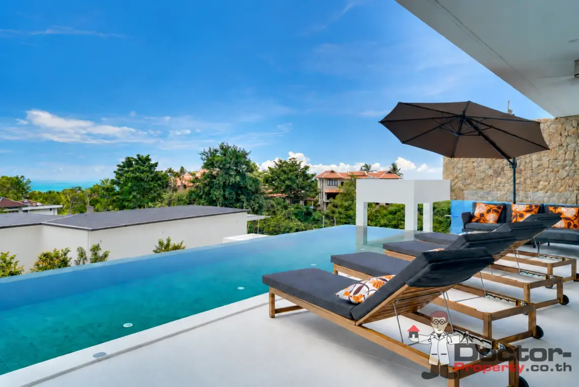 Infinity pool and covered sea-view terrace at the Chaweng Noi villa